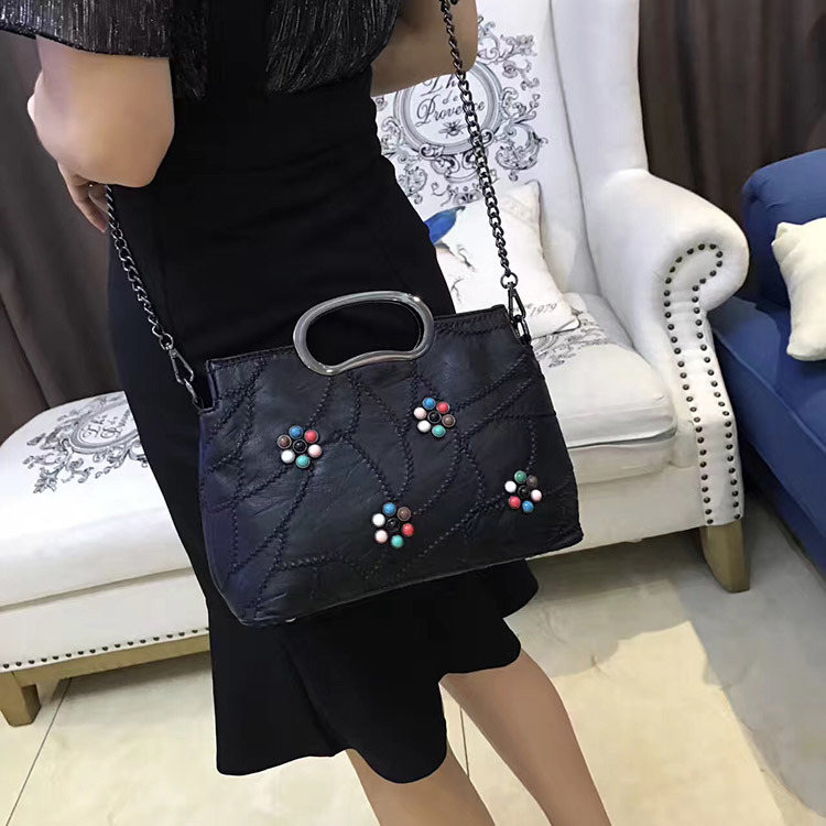 Fashion Rivet Decoration Nice Design Crossbody Designer Lady Handbag (WDL0235)